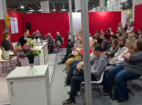 <p><strong>Buchmesse Leipzig 2018 ·</strong> Buchpräsentation mit Fragerunde · „Der kleine Bauchweh”</p>