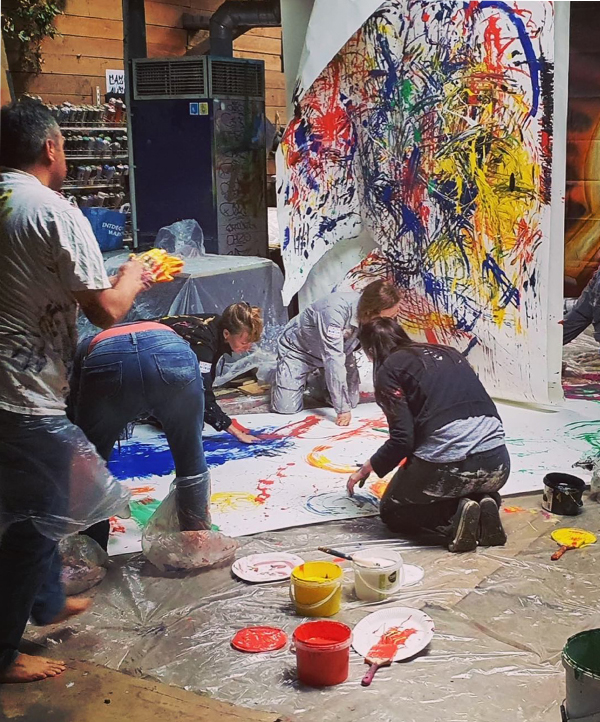 <p><strong>Workshop 2021 ·</strong> „Reise in ein fremdes Land” · Kunst als Verarbeitung</p>